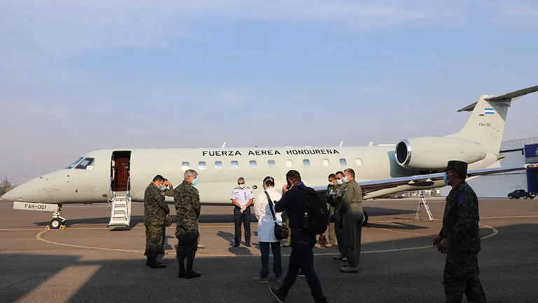 Honduras transporta a cinco países pruebas de detección de coronavirus donadas por BCIE