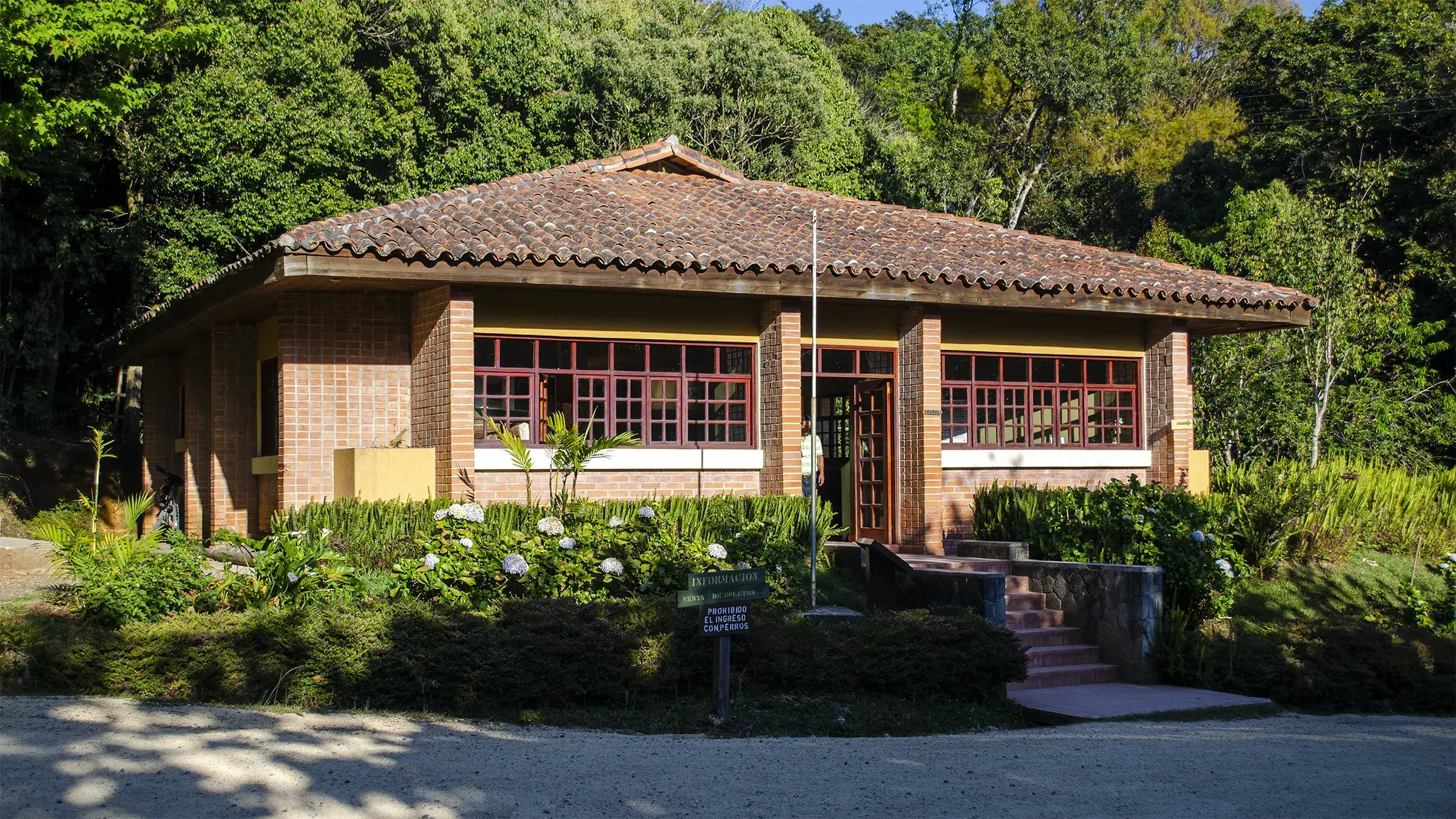 Centro de visitantes parque nacional La Tigra